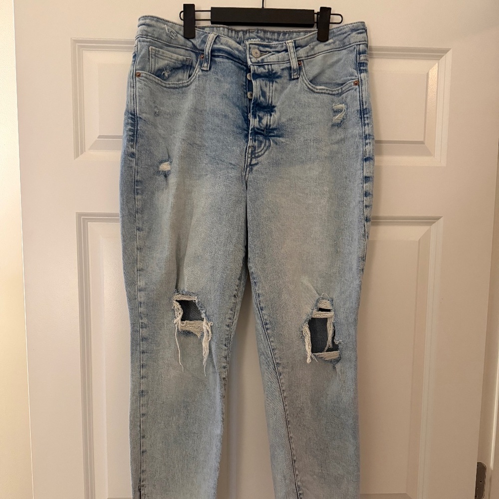 Distressed straight leg jean